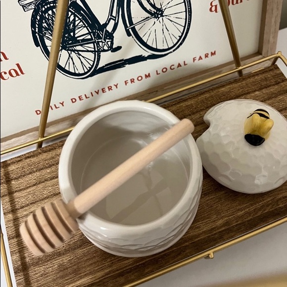 Target Bullseye Playground Honey Bee Decor - Picture 3 of 5